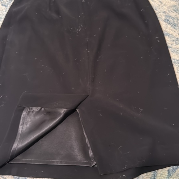 Tahari ruched, ruffle, black pencil ski skirt eight - Picture 4 of 4